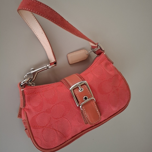 Coach Red Signature Purse - Picture 15 of 16